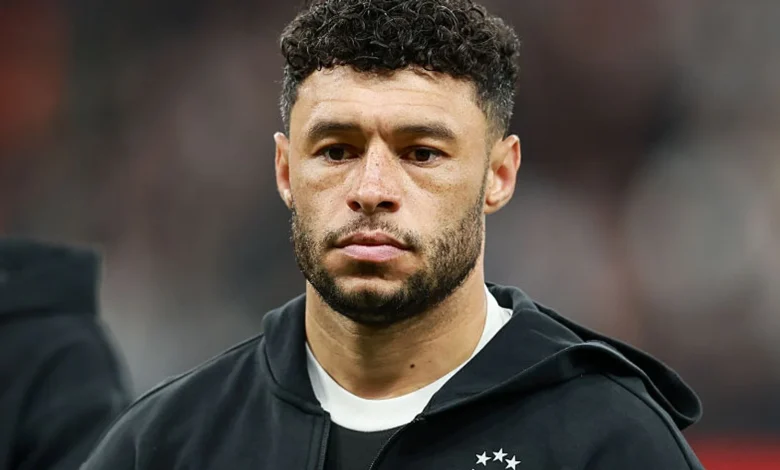 Alex Oxlade-Chamberlain: Celtic in advanced talks with ex-Arsenal and Liverpool midfielder about Scottish Premiership move