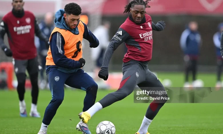 Alex Oxlade-Chamberlain trains with Arsenal first-team squad