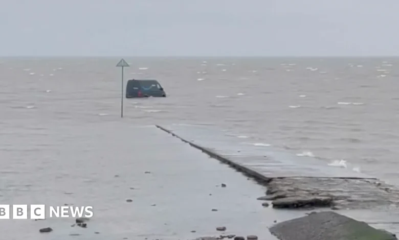 Amazon delivery van 'stuck on The Broomway after following GPS'