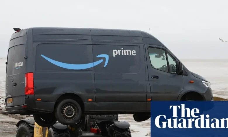 Amazon van gets stuck on Britain’s ‘most dangerous’ mudflat path