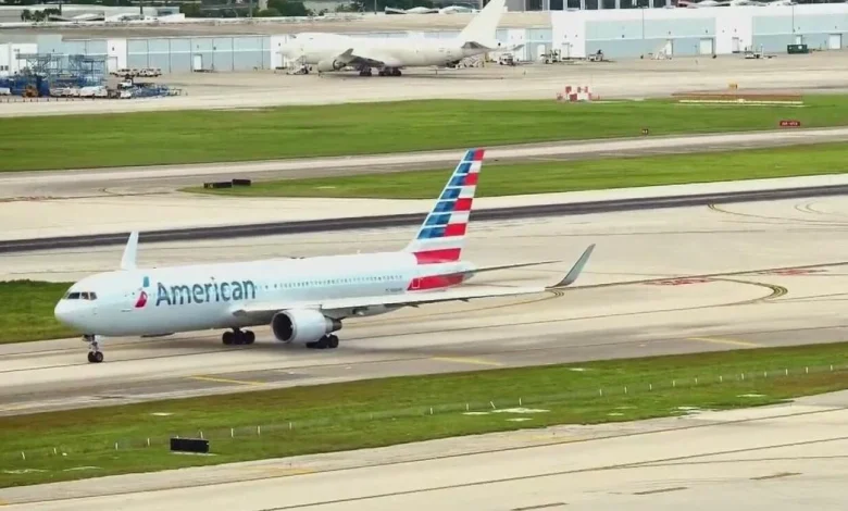 American Airlines flight attendants pass no-confidence vote, call CEO's leadership a "downward spiral"