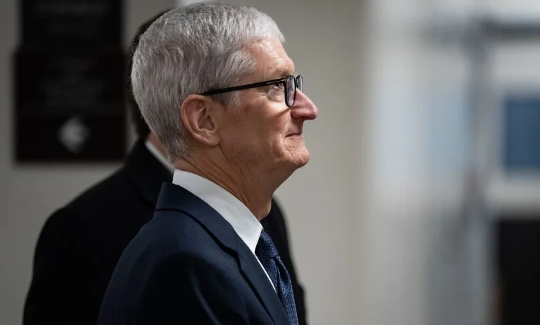 Apple’s Historic Quarter Doesn’t Change the Need for AI Reckoning - Bloomberg.com