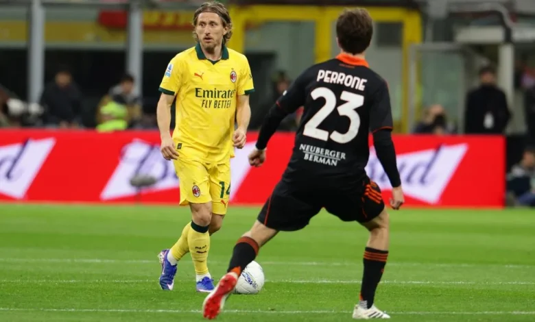 Apre Nico Paz, poi Leao riprende il Como, ma il Milan non va oltre il pari: l'Inter ora è a +7