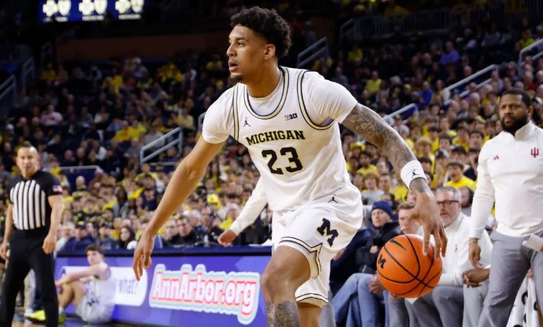 Arizona No.1, Michigan jumps UConn for No. 2 in AP men's poll