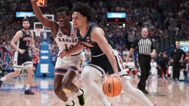 Arizona men’s basketball at Kansas final score: Wildcats fall to Jayhawks for 1st loss of season