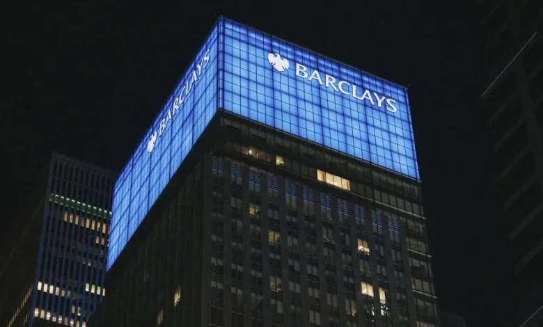 Barclays' bonuses now £900k for MDs, despite poor year for bankers