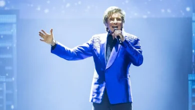 Barry Manilow Postpones More Arena Shows Amid Cancer Recovery