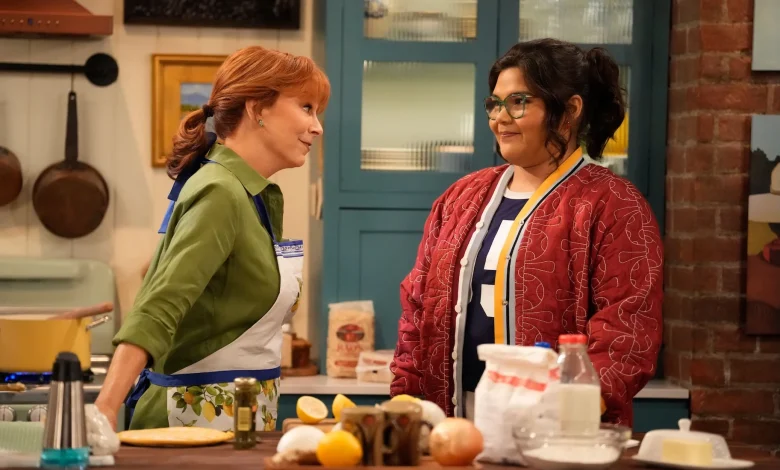 Belissa Escodebo Gushes Over Reba McEntire's "Southern Charm" on the Happy's Place Set