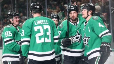 Benn scores 2nd goal with :23 left, Stars edge Blues for 6th straight win