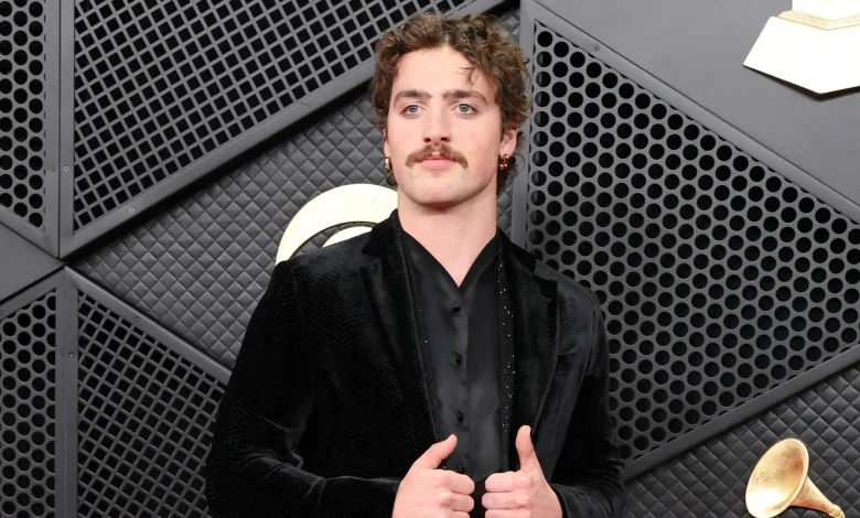 Benson Boone Goes Classic in All Black to Grammys 2026