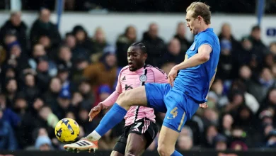 Birmingham City 2-1 Leicester City: Jay Stansfield scores Blues winner against 10-player Foxes | Football News