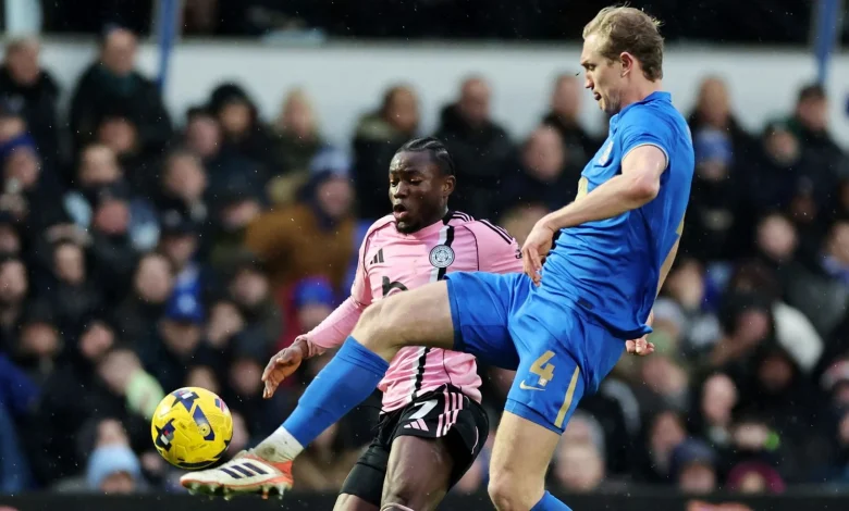 Birmingham City 2-1 Leicester City: Jay Stansfield scores Blues winner against 10-player Foxes | Football News