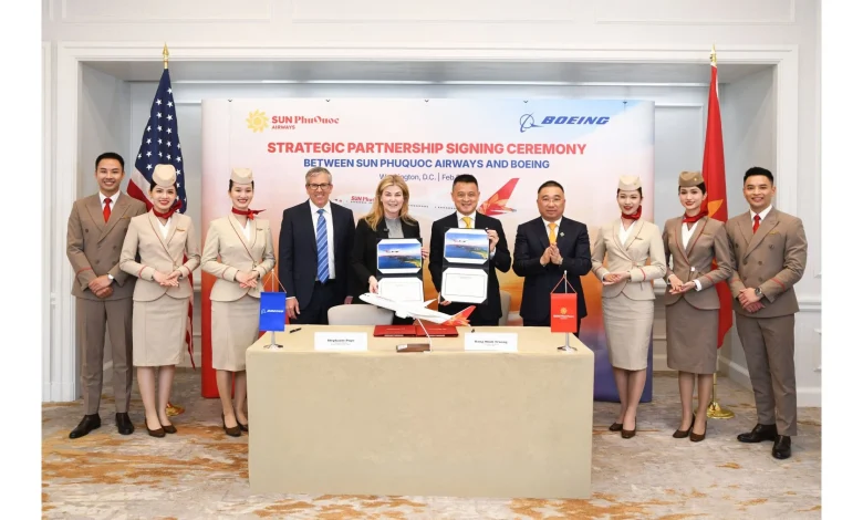 Boeing and Sun PhuQuoc Airways Announce Order for Up to 40 787 Dreamliner Jets