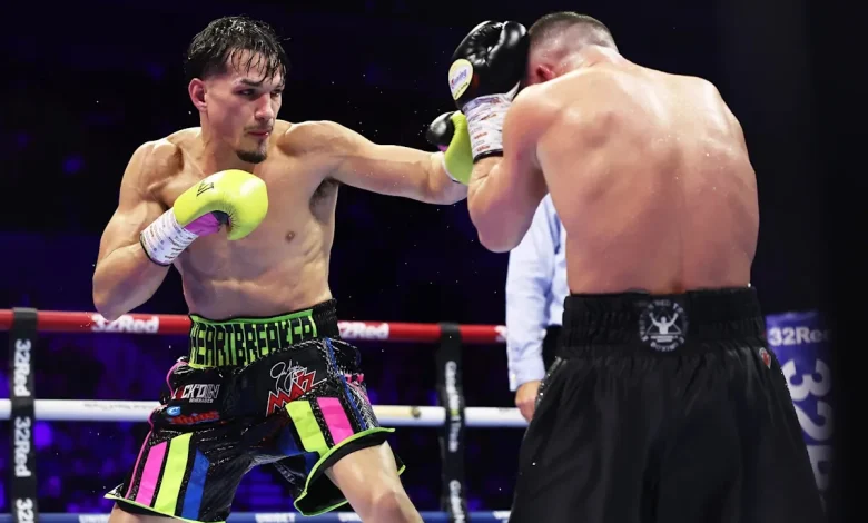Brandon Figueroa dethrones Nick Ball of WBA featherweight title with stunning final-round KO