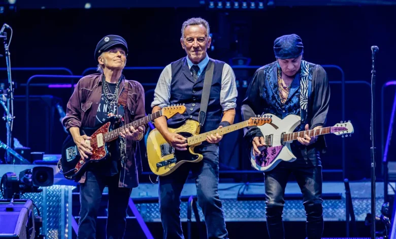 Bruce Springsteen and the E Street Band Announce ‘Land of Hope and Dreams’ U.S. Tour