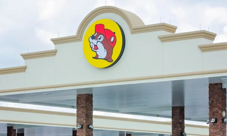 Buc-ee's customer sparks outrage after witnessing disturbing scene at closing time: 'That's just sad'