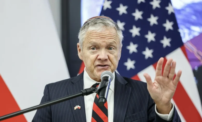 CEO, wydawca i przyjaciel byłego wiceprezydenta. Kim jest ambasador USA w Polsce?