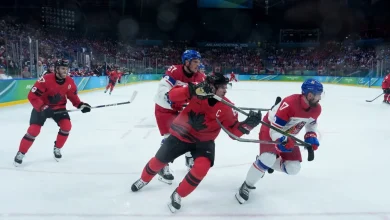 Canada captain Sidney Crosby exits quarterfinal vs. Czechia with injury