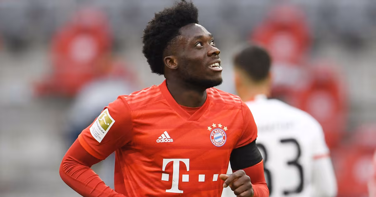 Canada’s Alphonso Davis leaves Bayern Munich match with injury