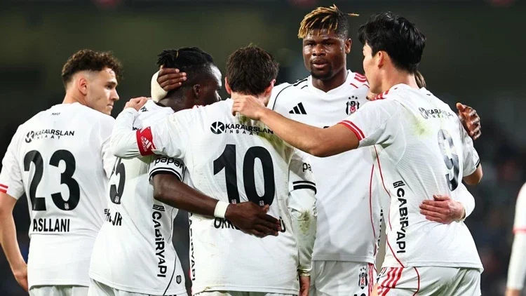 Canlı anlatım: Başakşehir - Beşiktaş (Süper Lig)