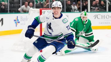 Canucks' Filip Chytil leaves game vs. Mammoth