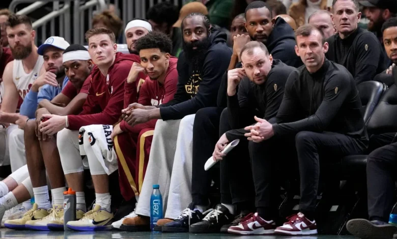 Cavs' James Harden has right thumb fracture, sits vs. Bucks