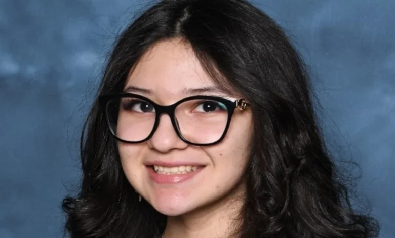 Chicago teen who called for father's release from ICE detention dies of rare cancer