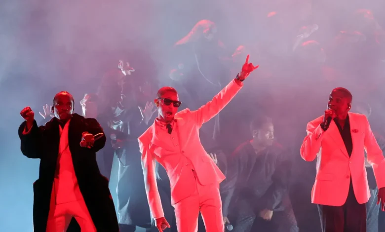 Clipse, Pharrell Williams Make It Snow During Heavenly Grammys Performance