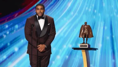 Commanders LB Bobby Wagner named 2025 Walter Payton NFL Man of the Year