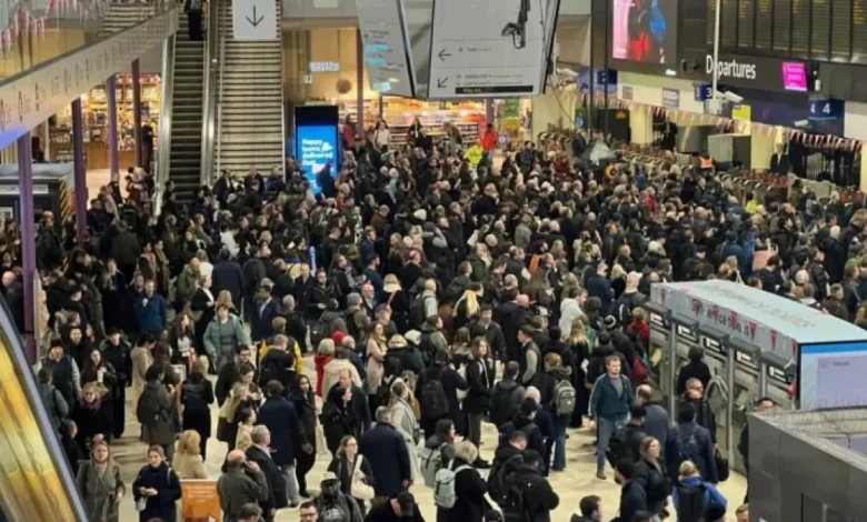 Commuter Alert: Train Delays and Cancellations Detailed in Disruption List