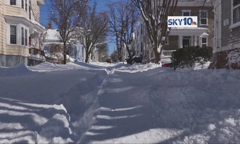 Connecticut sends snow removal resources to Rhode Island