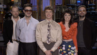 Connor Storrie makes out with Sarah Sherman in 'SNL' promo