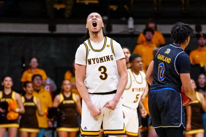 Cowboys Battle Rams on Saturday in First Border War Matchup of the Season