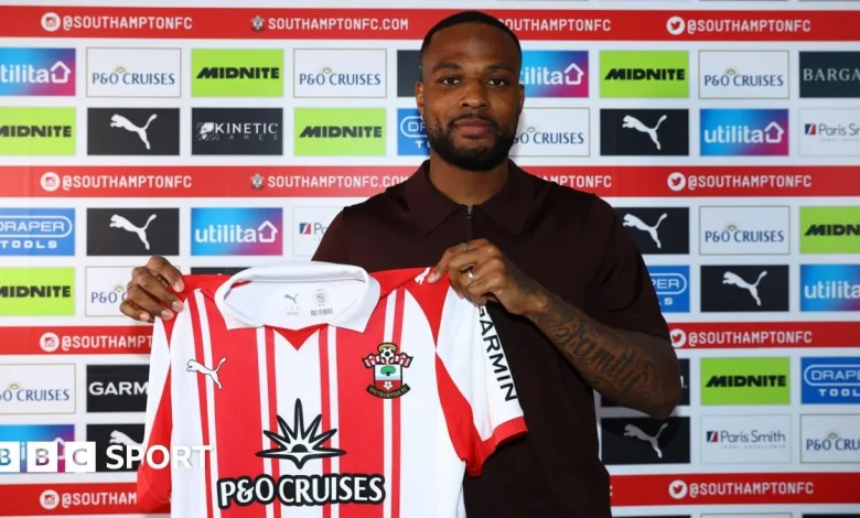 Cyle Larin: Southampton sign striker on loan with option to buy