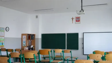 Część szkół zawiesza zajęcia. Co mówią przepisy? Chodzi o bezpieczeństwo