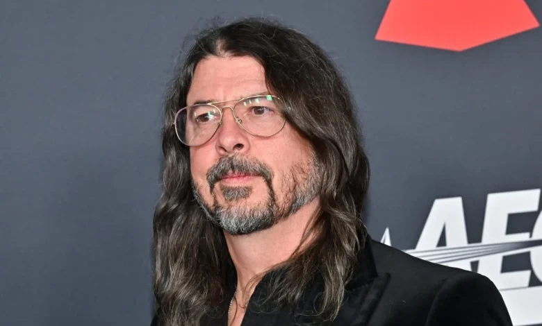 Dave Grohl Explains Josh Freese’s Exit From Foo Fighters
