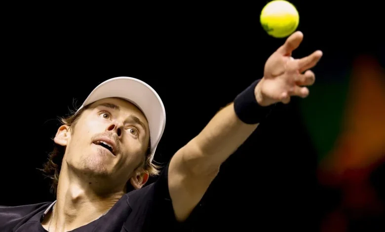 De Minaur eases past inconsistent Humbert into Rotterdam final