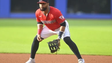 Diamondbacks To Sign Carlos Santana