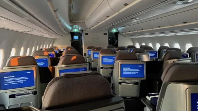 Do You Give In To Airplane Window Shade Peer Pressure? Is It Rude Not To?