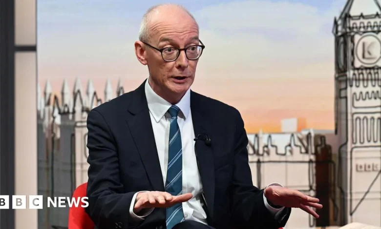 Don't drop PM over Mandelson, minister urges Labour MPs