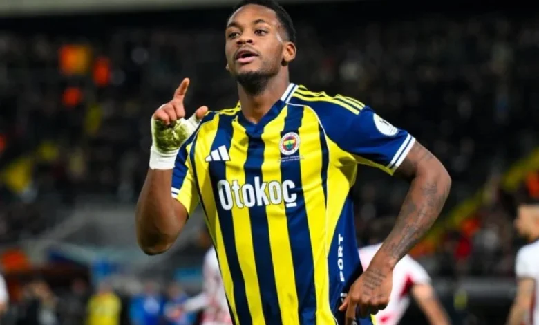 Durán en camino a Zenit tras finalizar su cesión con Fenerbahçe