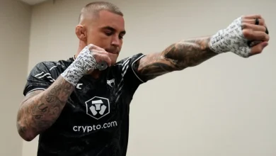 Dustin Poirier shows off gnarly broken toe suffered in training