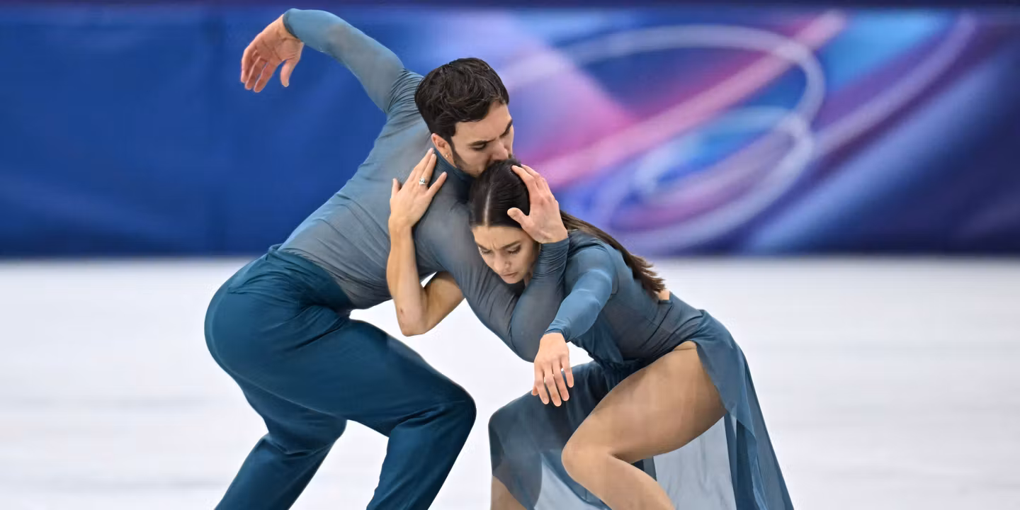 EN DIRECT, JO 2026 : place au dernier groupe de danse sur glace, Guillaume Cizeron et Laurence Fournier Beaudry qui clôtureront l’épreuve