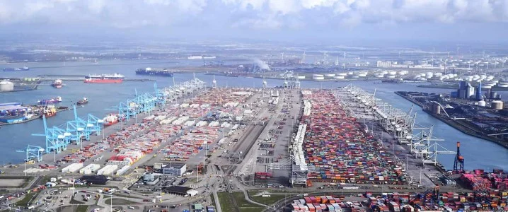 EU Escalates Oil Sanctions With Broad Ban on Shipping Services