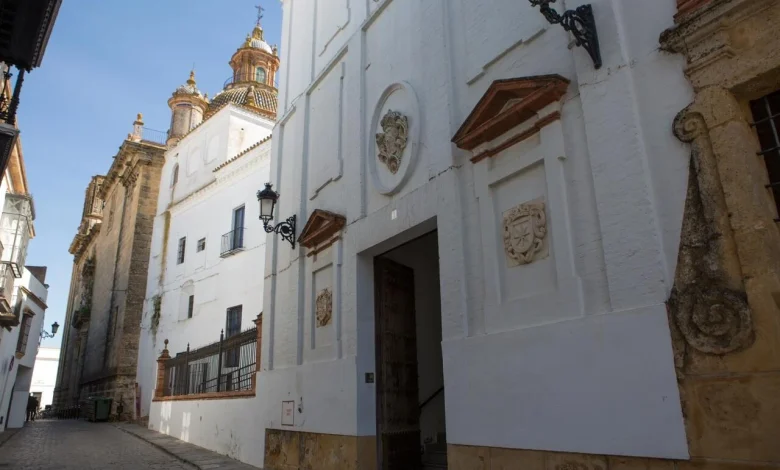 El Ayuntamiento de Carmona niega la cancelación de la presentación del libro de Paqui Maqueda