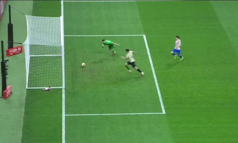 Eric García y Joan García protagonizaron un insólito gol en contra en Atlético Madrid vs Barcelona