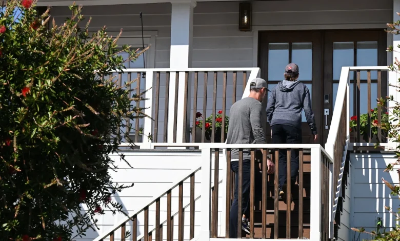 FBI searches Los Angeles Unified School District office, Carvalho home