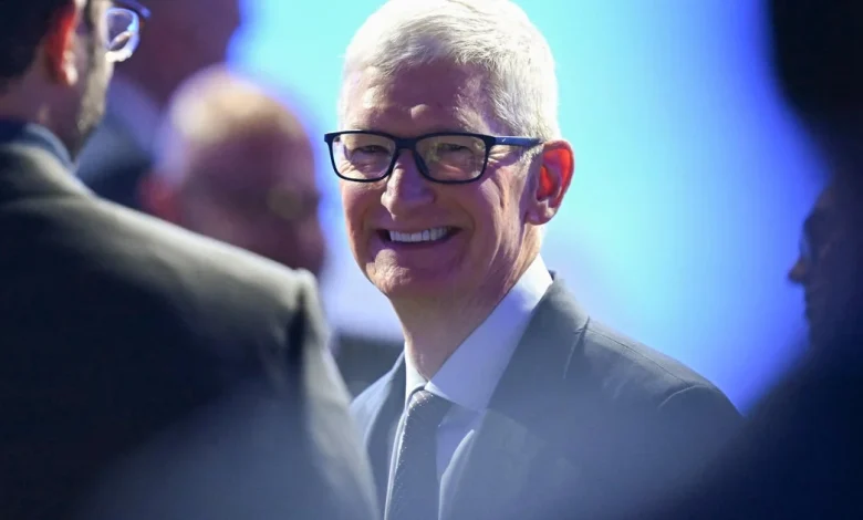 FTC warns Apple's Tim Cook over alleged political bias in its Apple News app