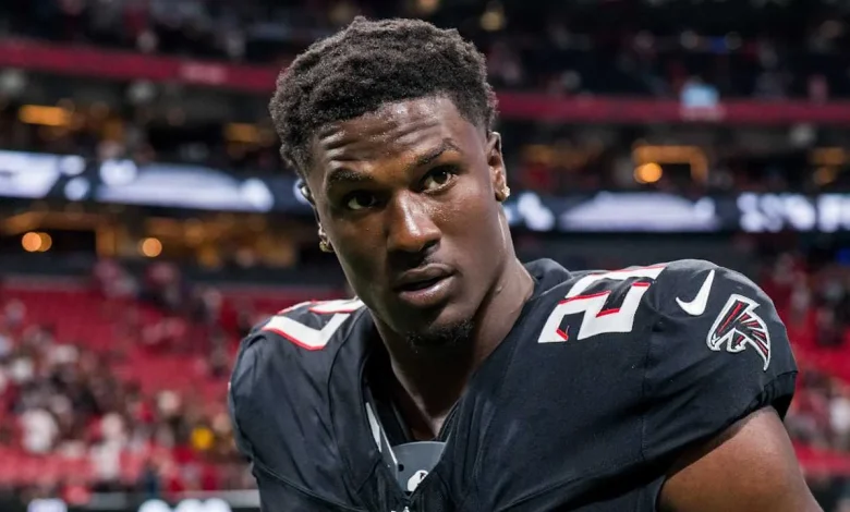 Falcons linebacker James Pearce Jr. arrested on aggravated battery, aggravated stalking charges
