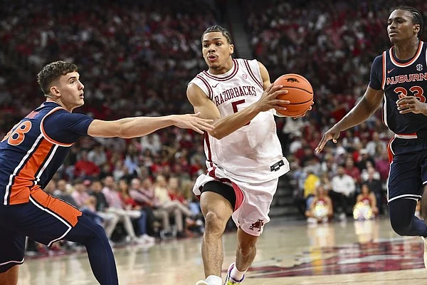 Fast-paced, explosive offenses headline Arkansas basketball's road game at Alabama